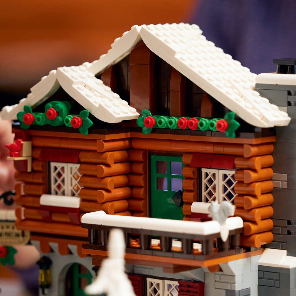 LEGO® Icons Alpine Lodge
