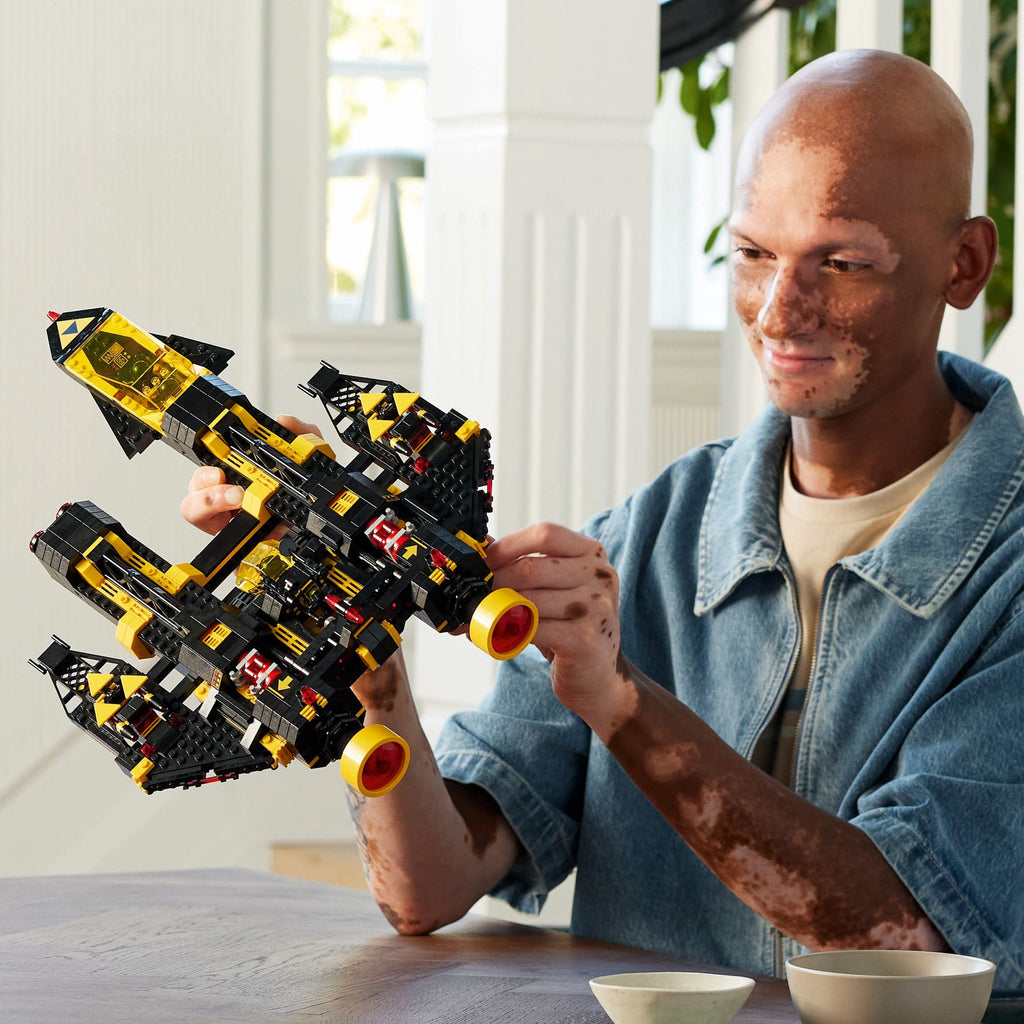 LEGO® Icons Blacktron Renegade