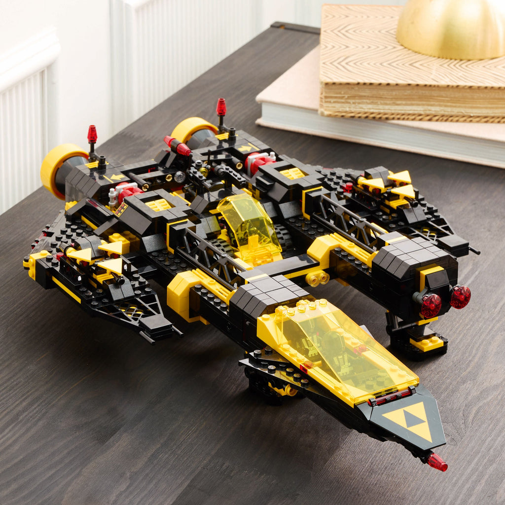 LEGO® Icons Blacktron Renegade