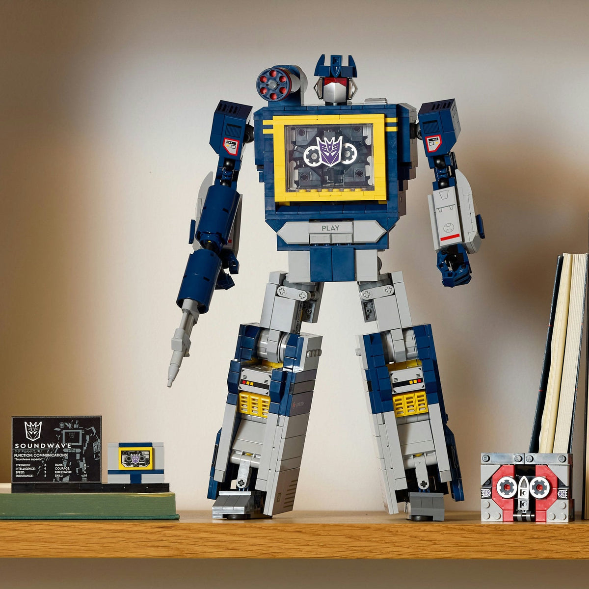LEGO® Icons Transformers: Soundwave