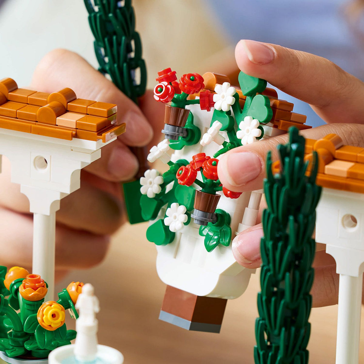 LEGO® Icons Fountain Garden