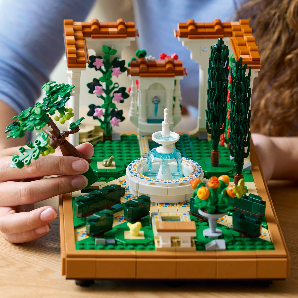 LEGO® Icons Fountain Garden