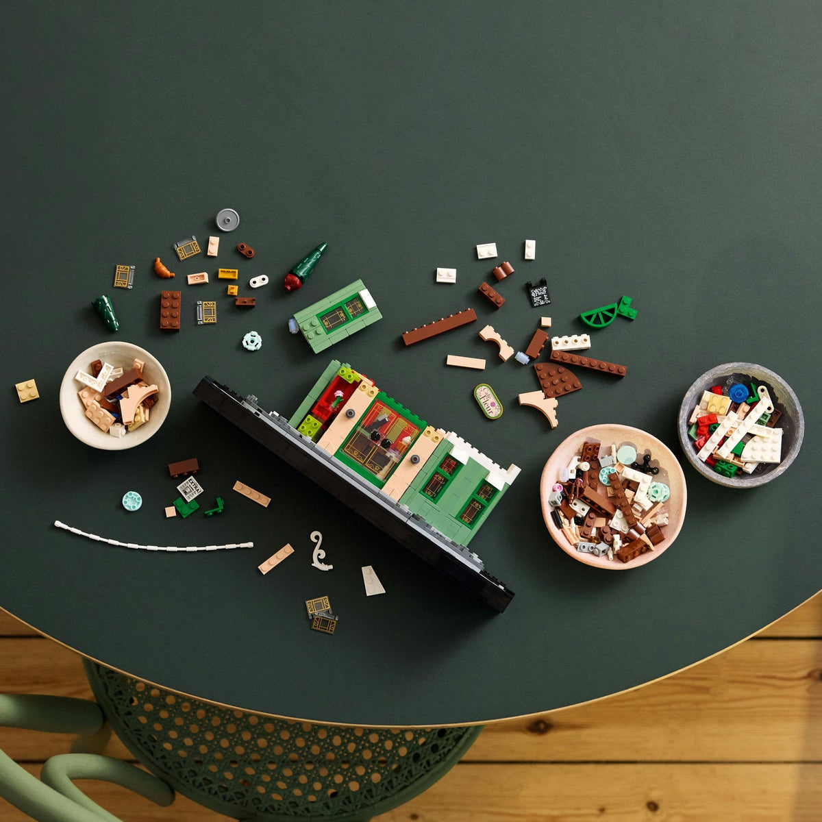 LEGO® Icons French Café