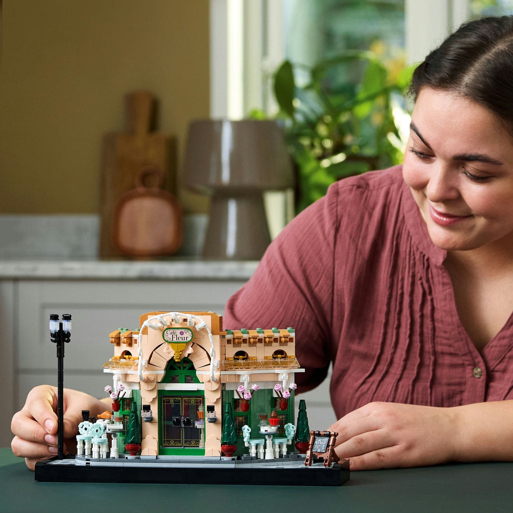 LEGO® Icons French Café