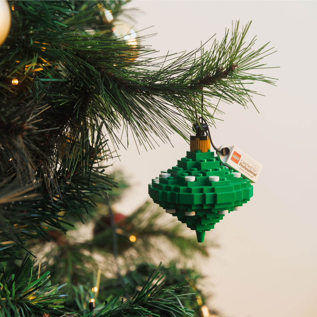 Jingle Bricks: 'Mistletoe Green' Bauble