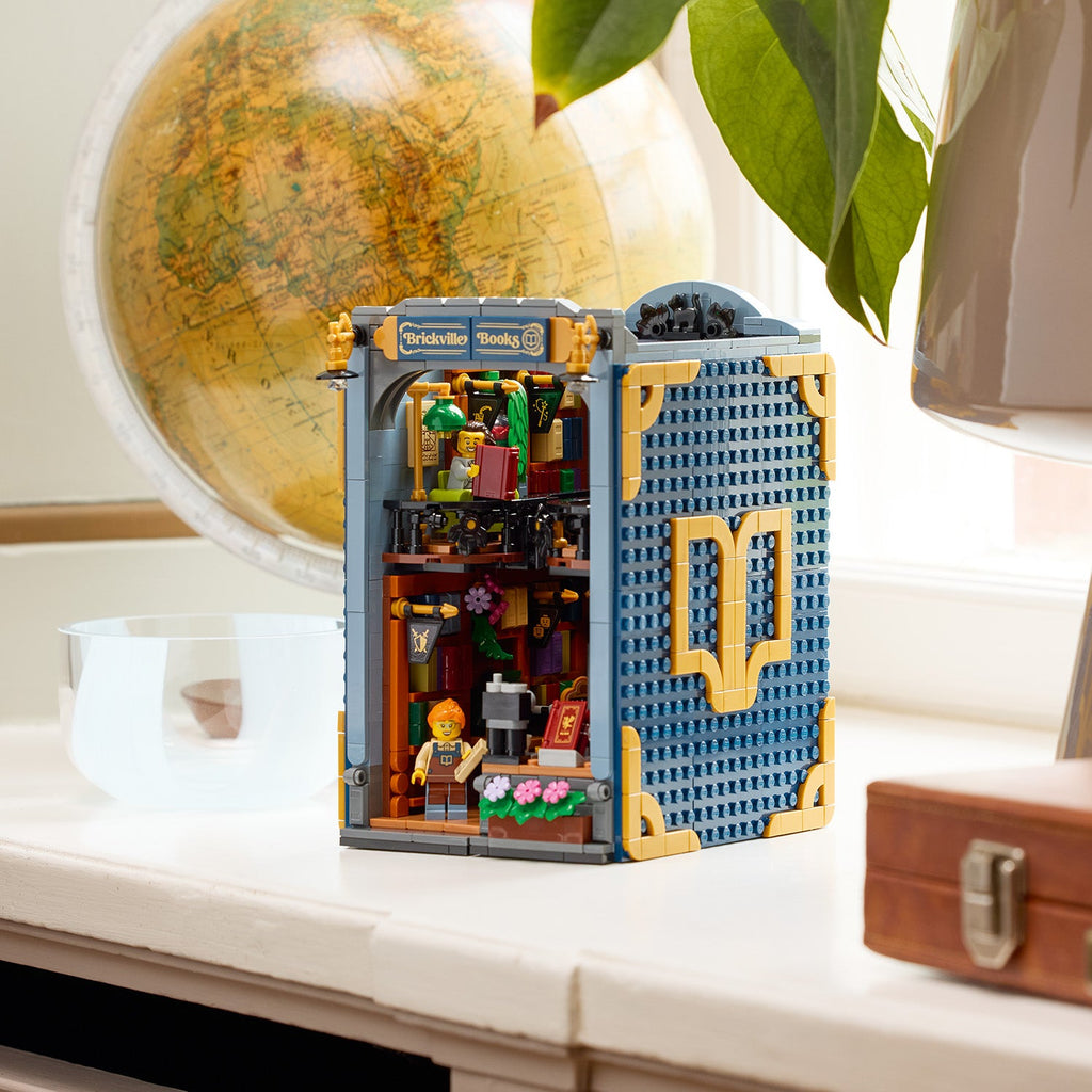 LEGO® Icons Bookshop: Book Nook