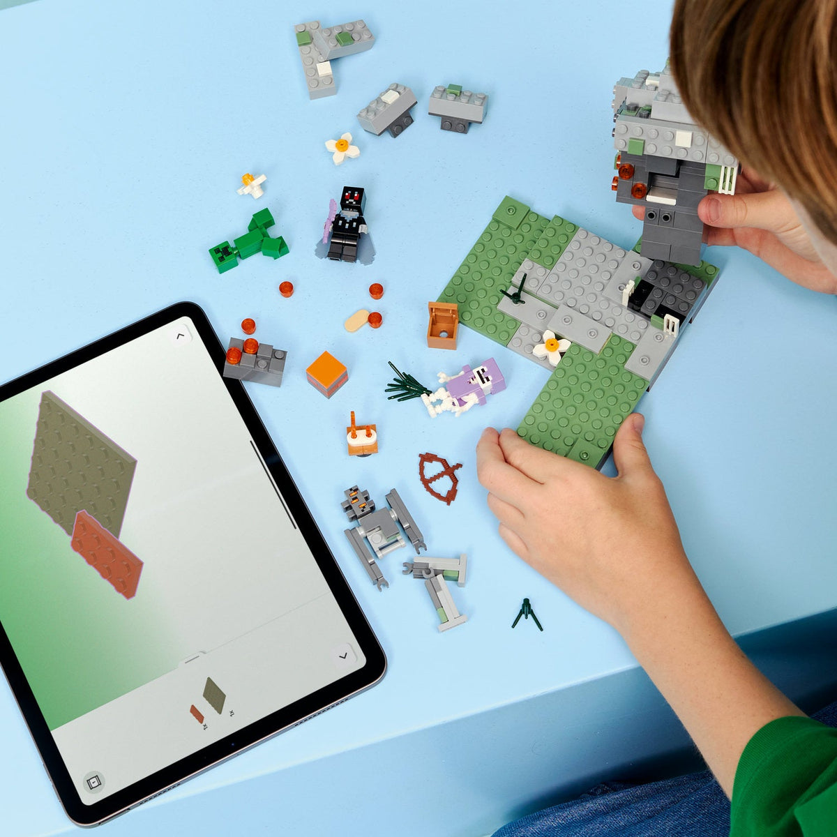 LEGO® Minecraft® The Pale Garden