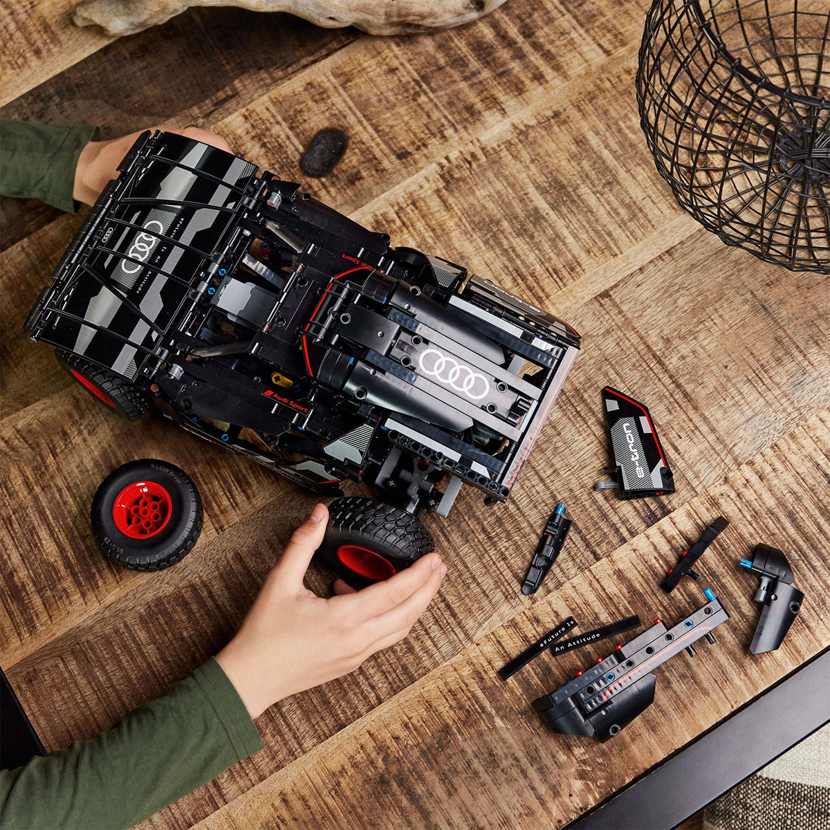 LEGO® Technic Audi RS Q e-tron