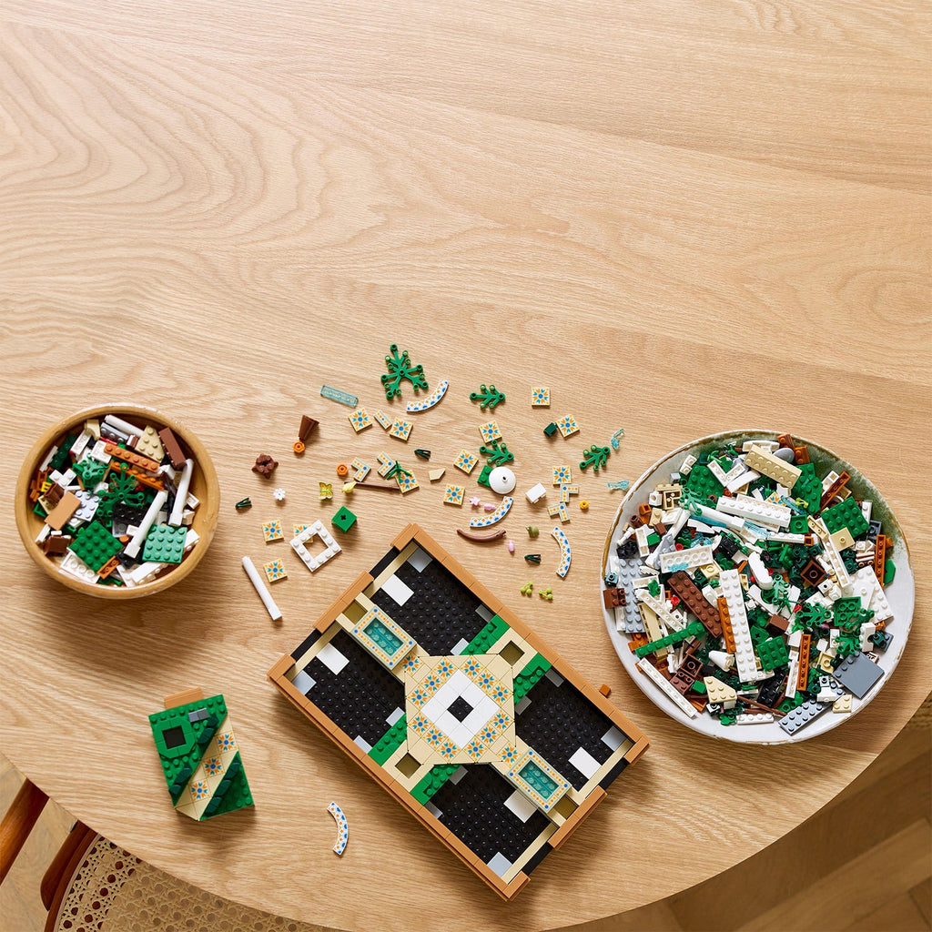 LEGO® Icons Fountain Garden