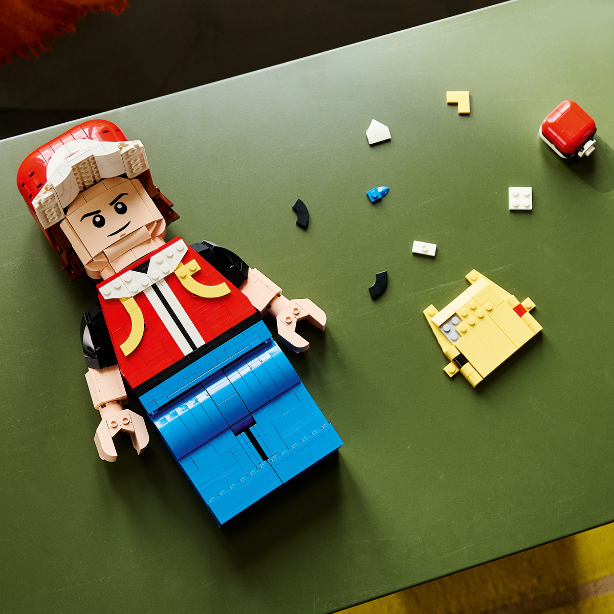 LEGO® Pokémon™ Up-Scaled Red Minifigure