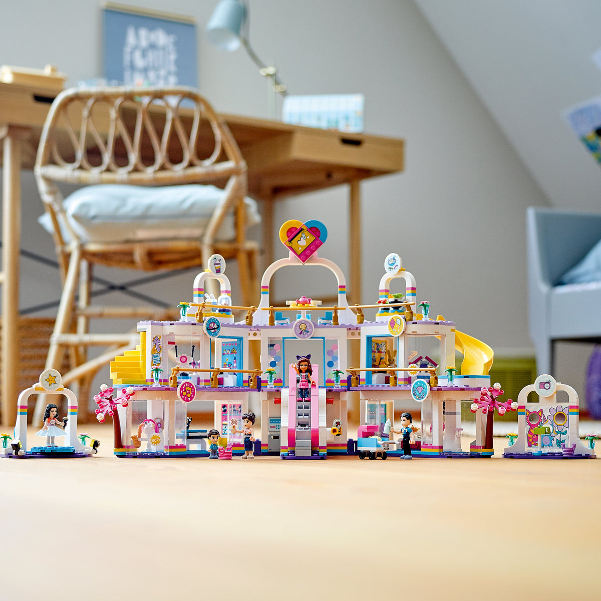 LEGO® Friends™ Heartlake City Shopping Mall