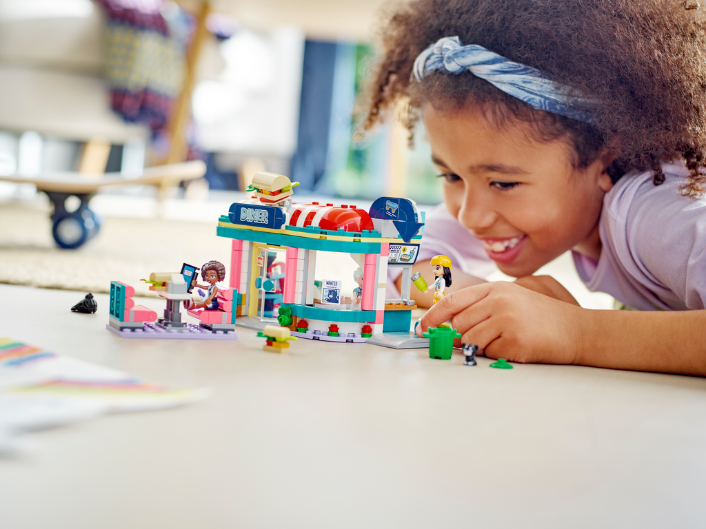 LEGO® Friends™ Heartlake Downtown Diner