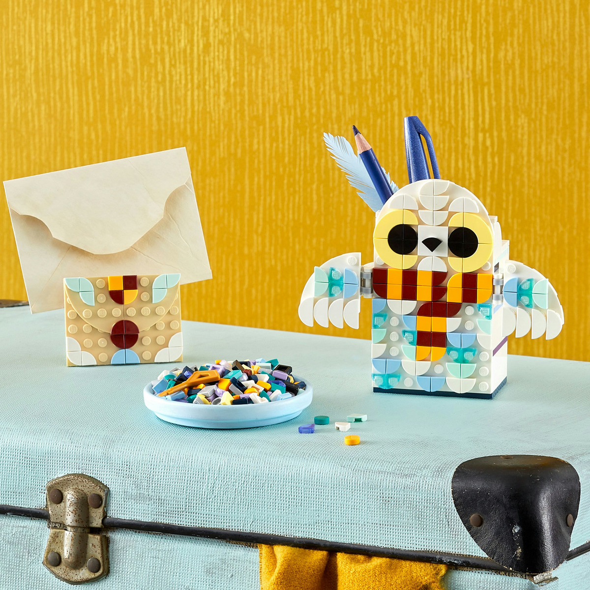 LEGO® DOTS™ Hedwig™ Pencil Holder