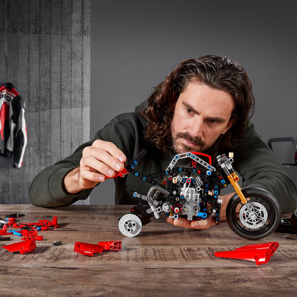 LEGO® Technic Ducati Panigale V4 R