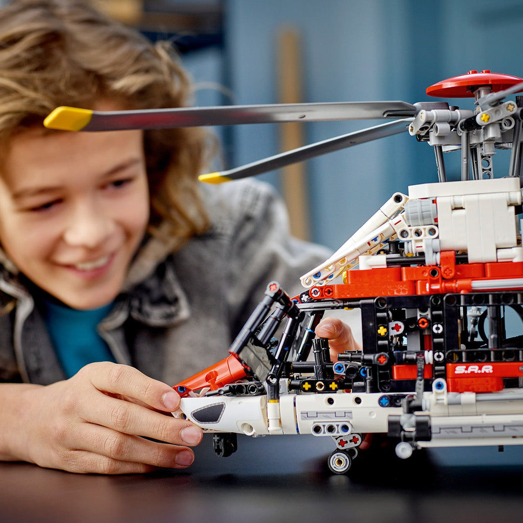 LEGO® Technic Airbus H175 Rescue Helicopter