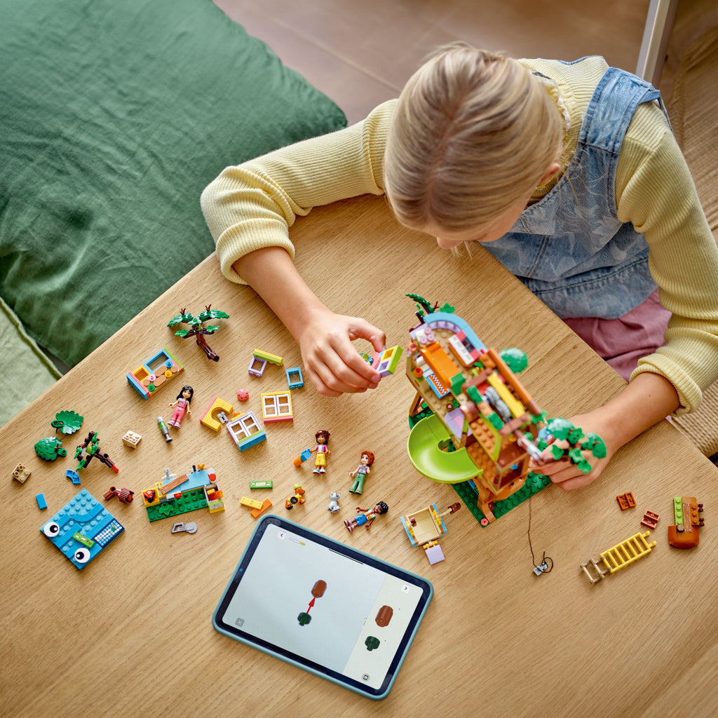 LEGO® Friends™ Friendship Tree House Hangout