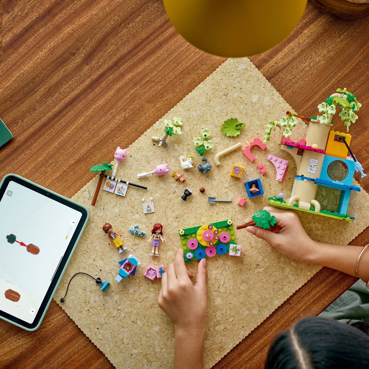 LEGO® Friends Cat Birthday Party & Tree House