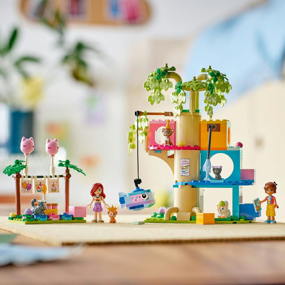LEGO® Friends Cat Birthday Party & Tree House