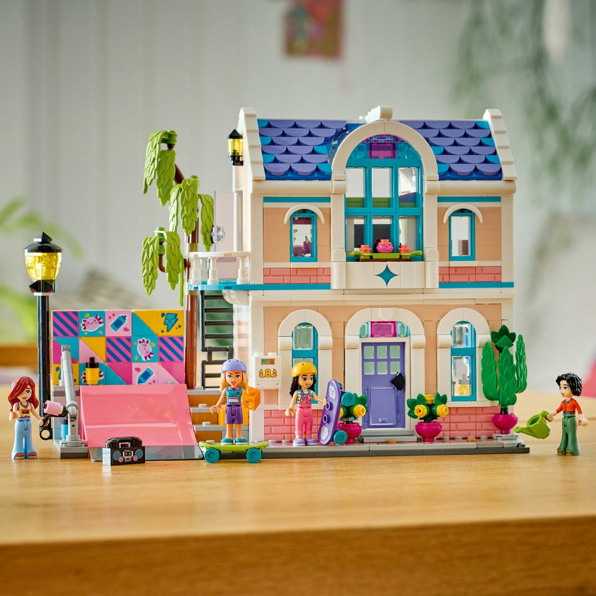 LEGO® Friends Liann’s Family House