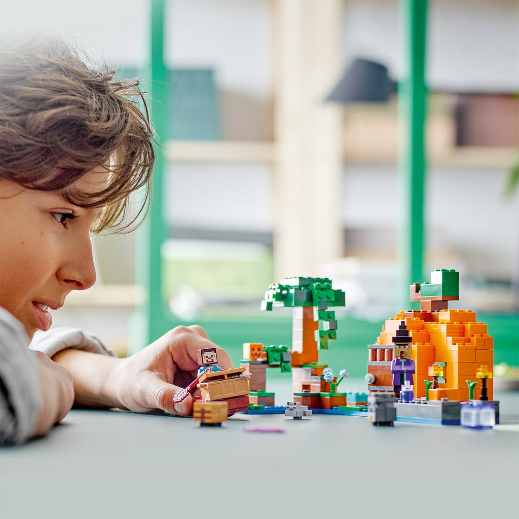 LEGO® Minecraft® The Pumpkin Farm