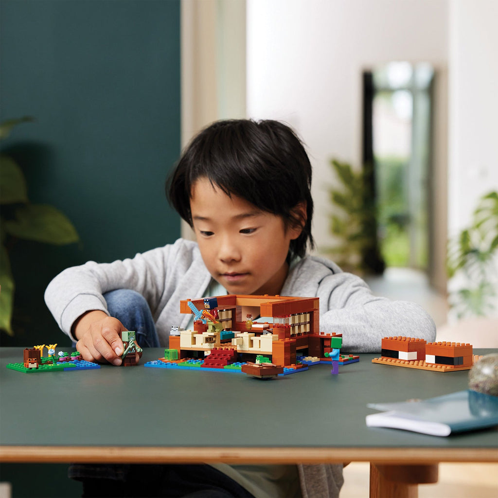 LEGO® Minecraft® The Frog House