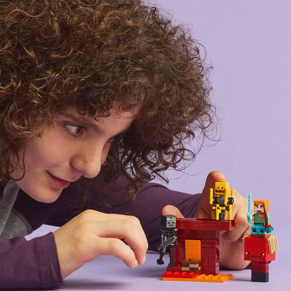 LEGO® Minecraft® The Nether Lava Battle