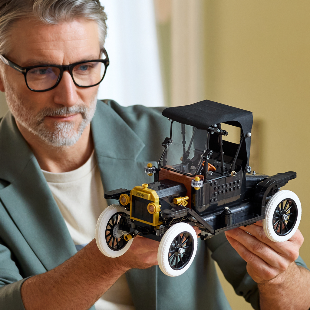 LEGO® Icons Ford Model T