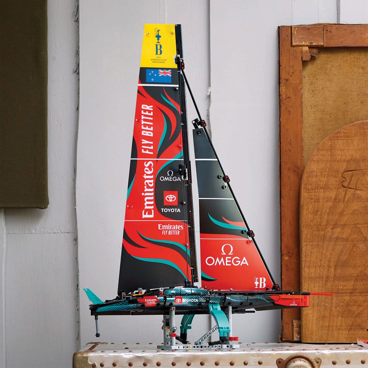 LEGO® Technic Emirates Team New Zealand AC75 Yacht