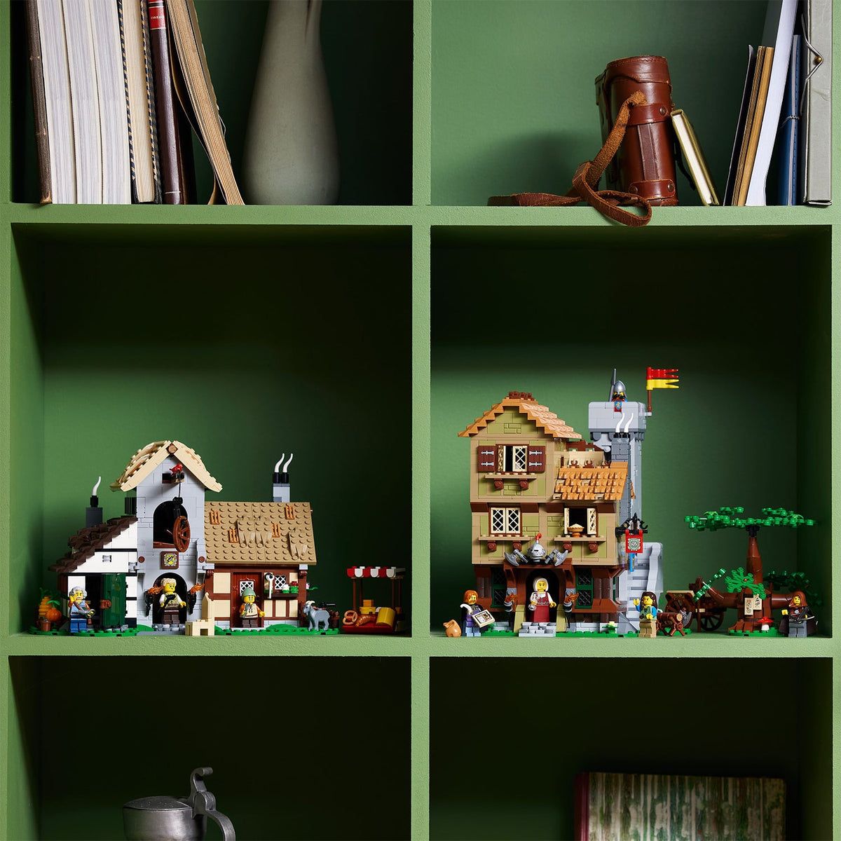 LEGO® Icons Medieval Town Square