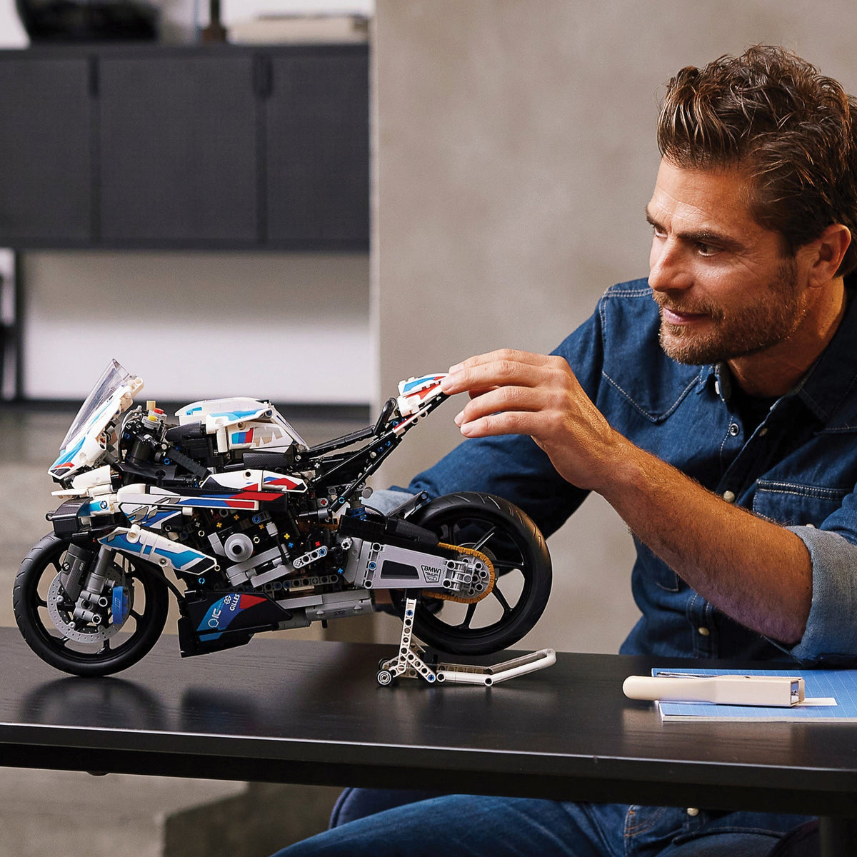 LEGO® Technic BMW M 1000 RR