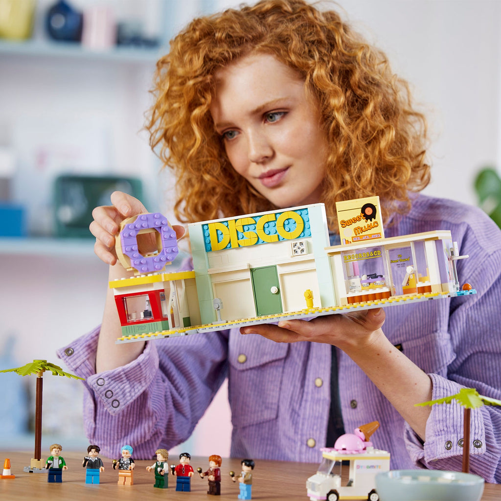 LEGO® Ideas BTS Dynamite