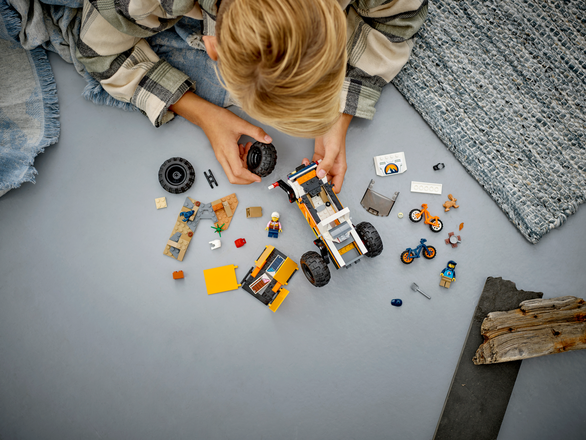 LEGO® City 4x4 Off-Roader Adventures