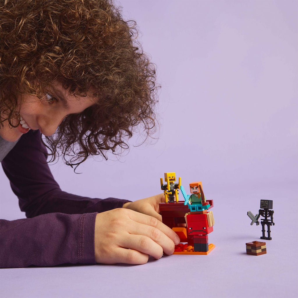 LEGO® Minecraft® The Nether Lava Battle