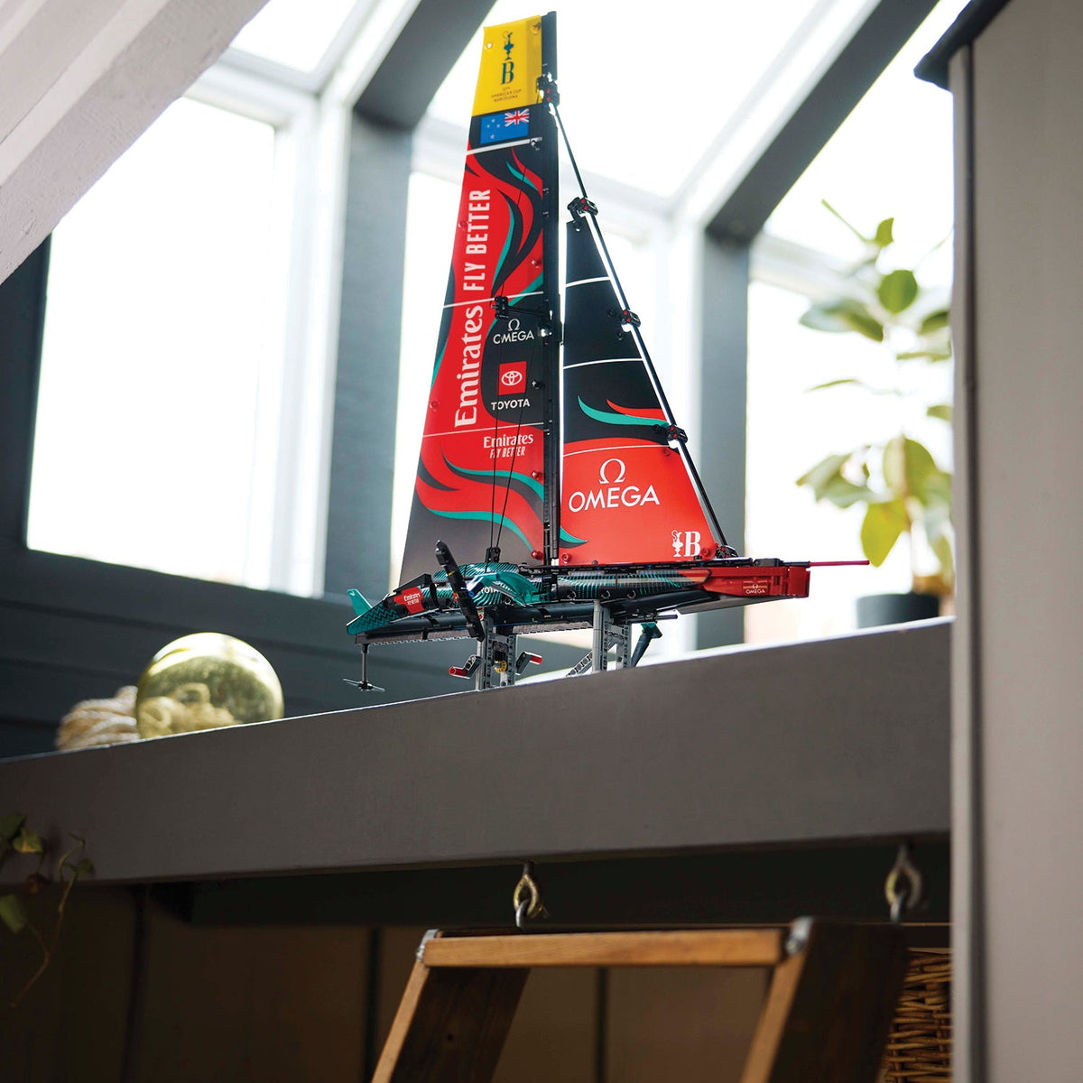 LEGO® Technic Emirates Team New Zealand AC75 Yacht