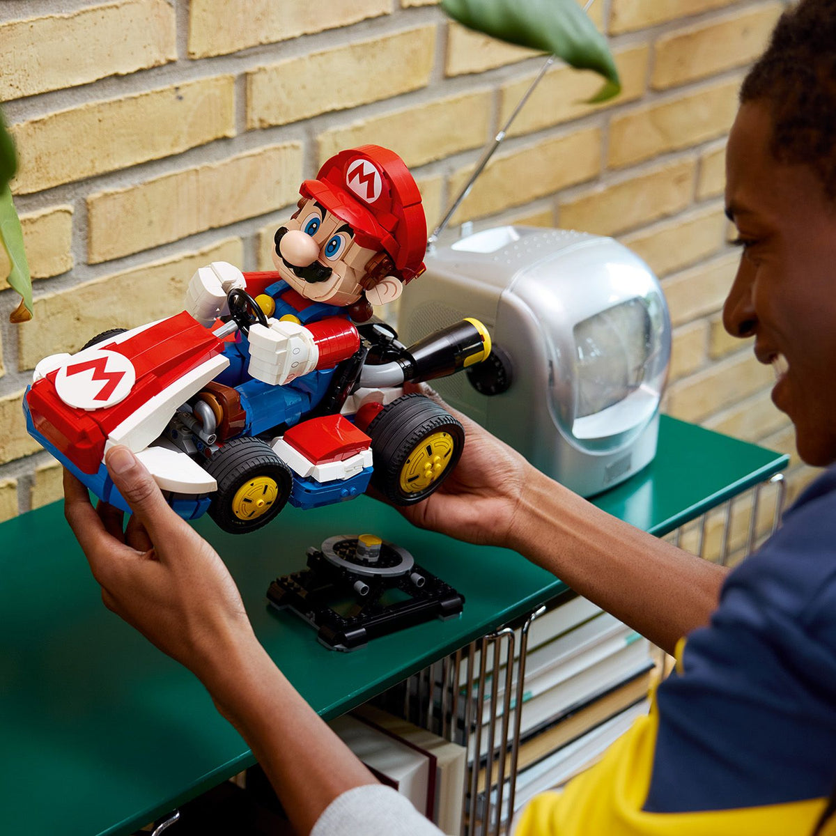 LEGO® Super Mario™: Mario Kart™ – Mario & Standard Kart