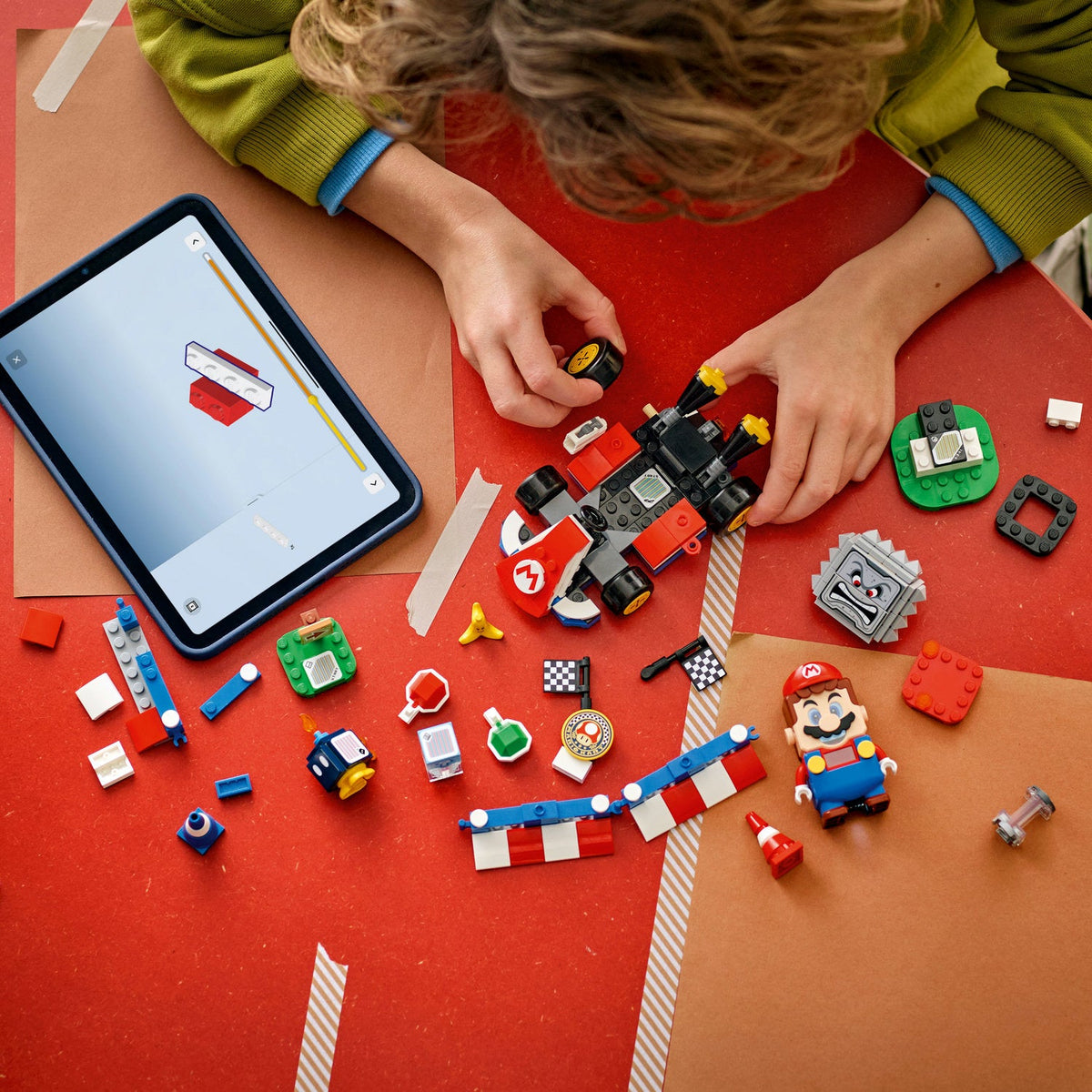 LEGO® Super Mario™: Mario Kart™ – Interactive LEGO® Mario™ & Standard Kart