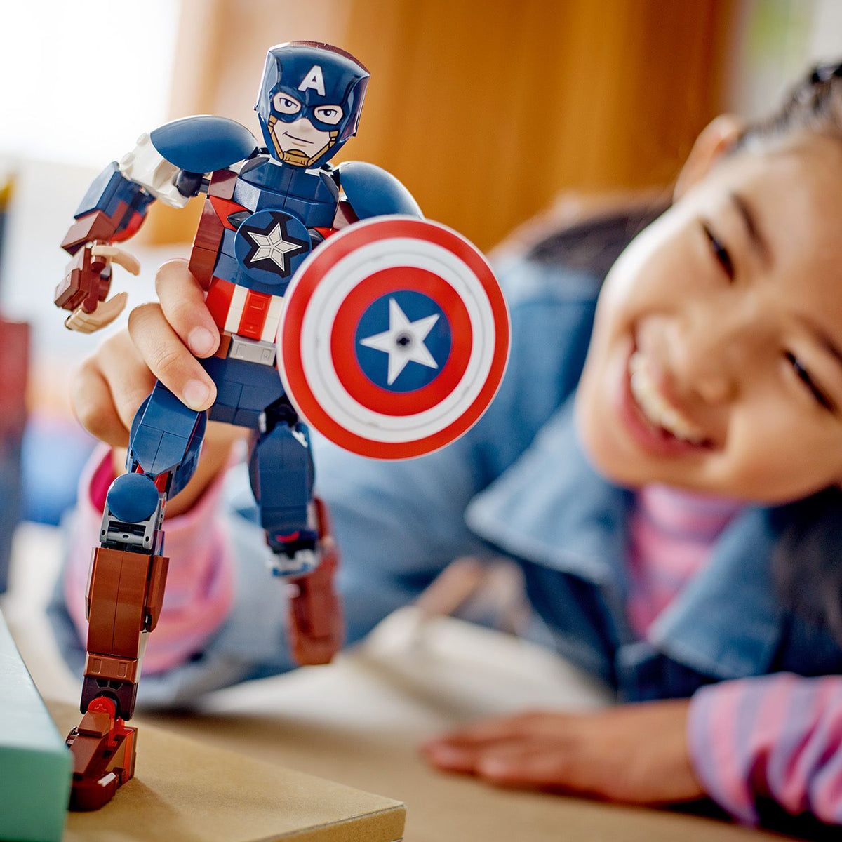 LEGO® Marvel Captain America Construction Figure