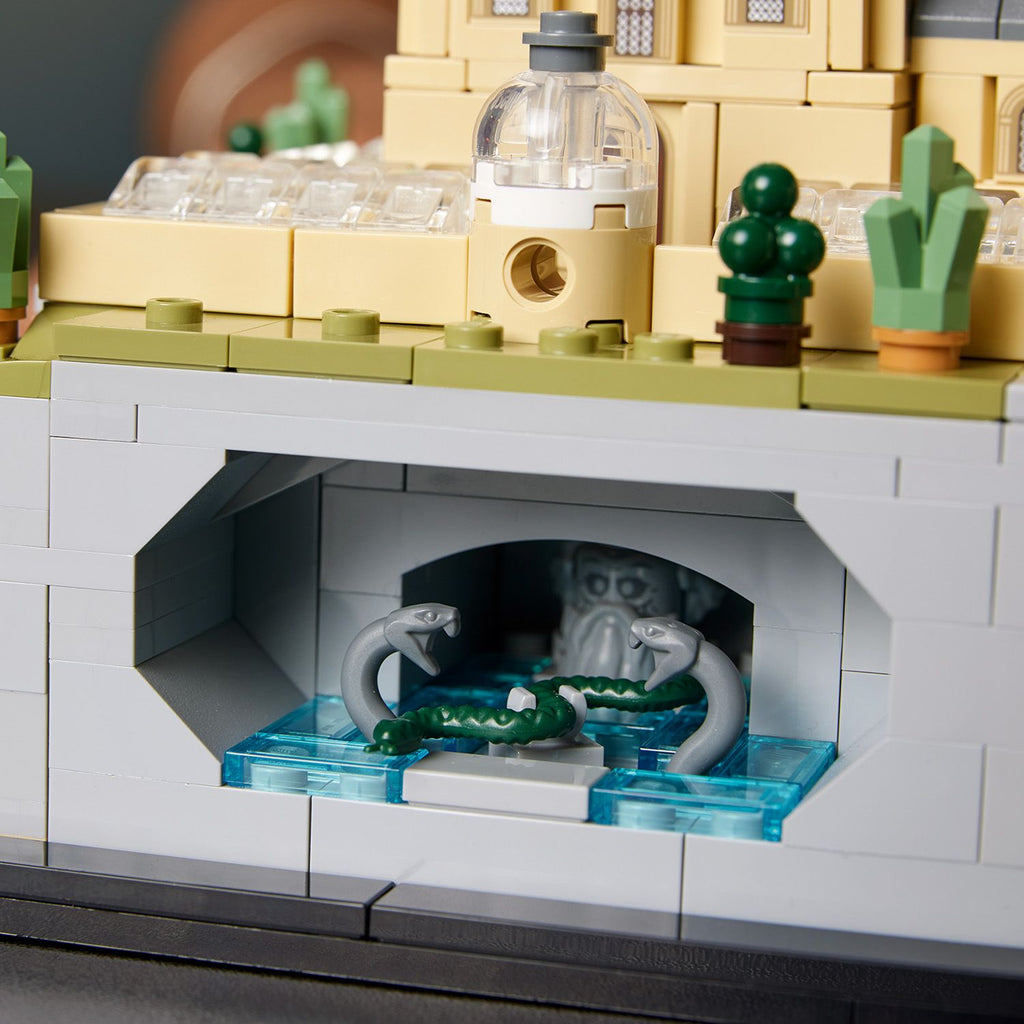 LEGO® Harry Potter™ Hogwarts™ Castle & Grounds