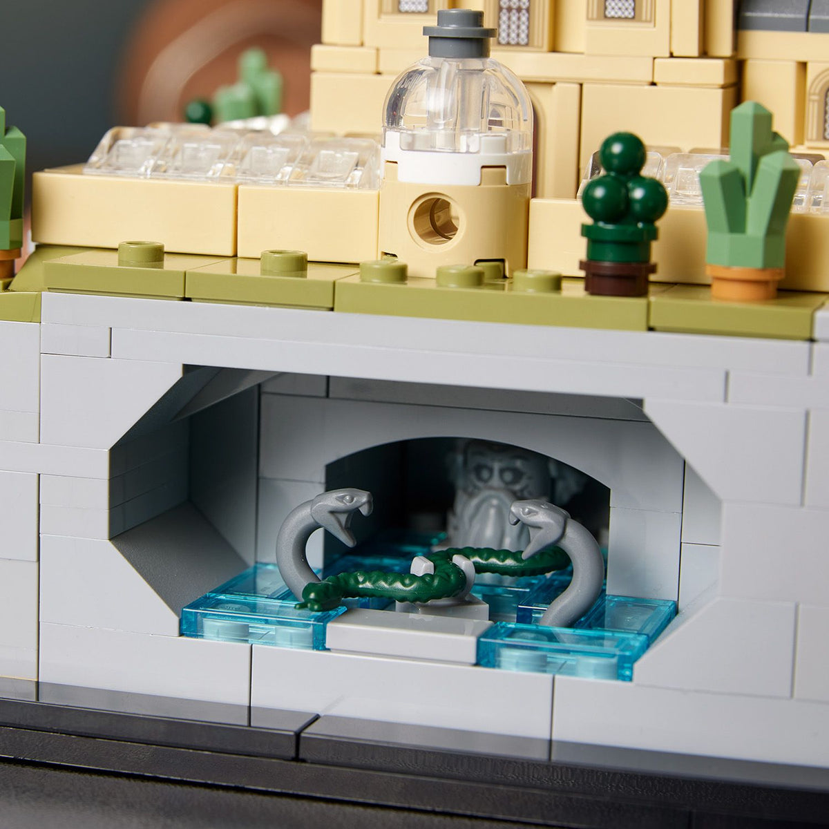LEGO® Harry Potter™ Hogwarts™ Castle & Grounds