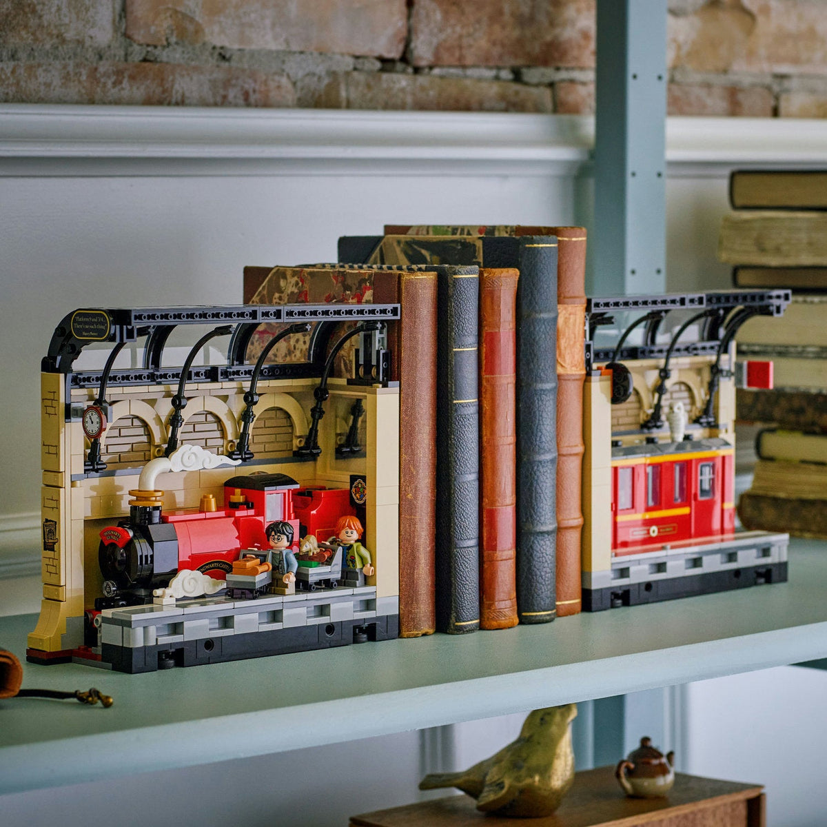 LEGO® Harry Potter™ Book Nook: Hogwarts™ Express