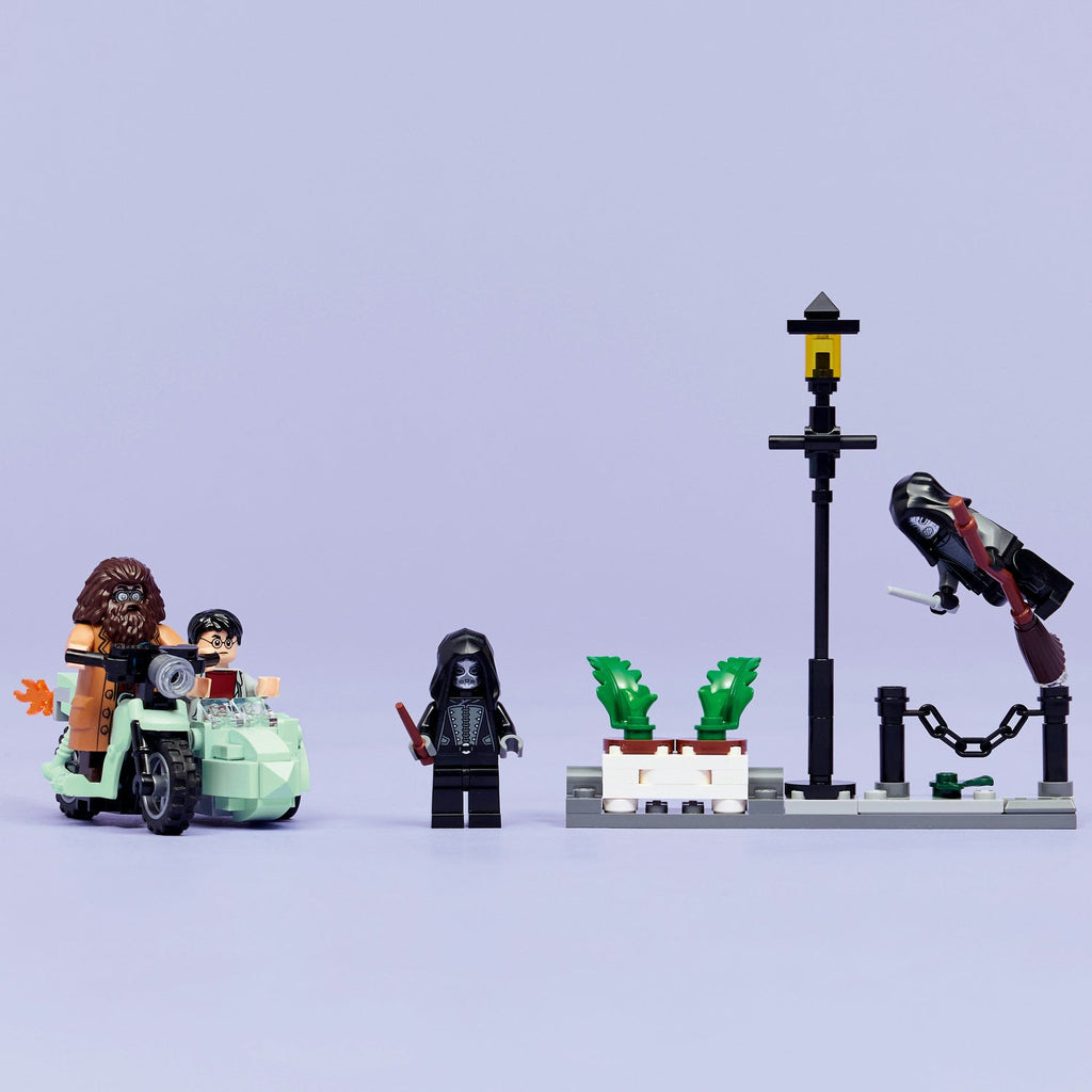 LEGO® Harry Potter™ Hagrid™ & Harrys Privet Drive Escape