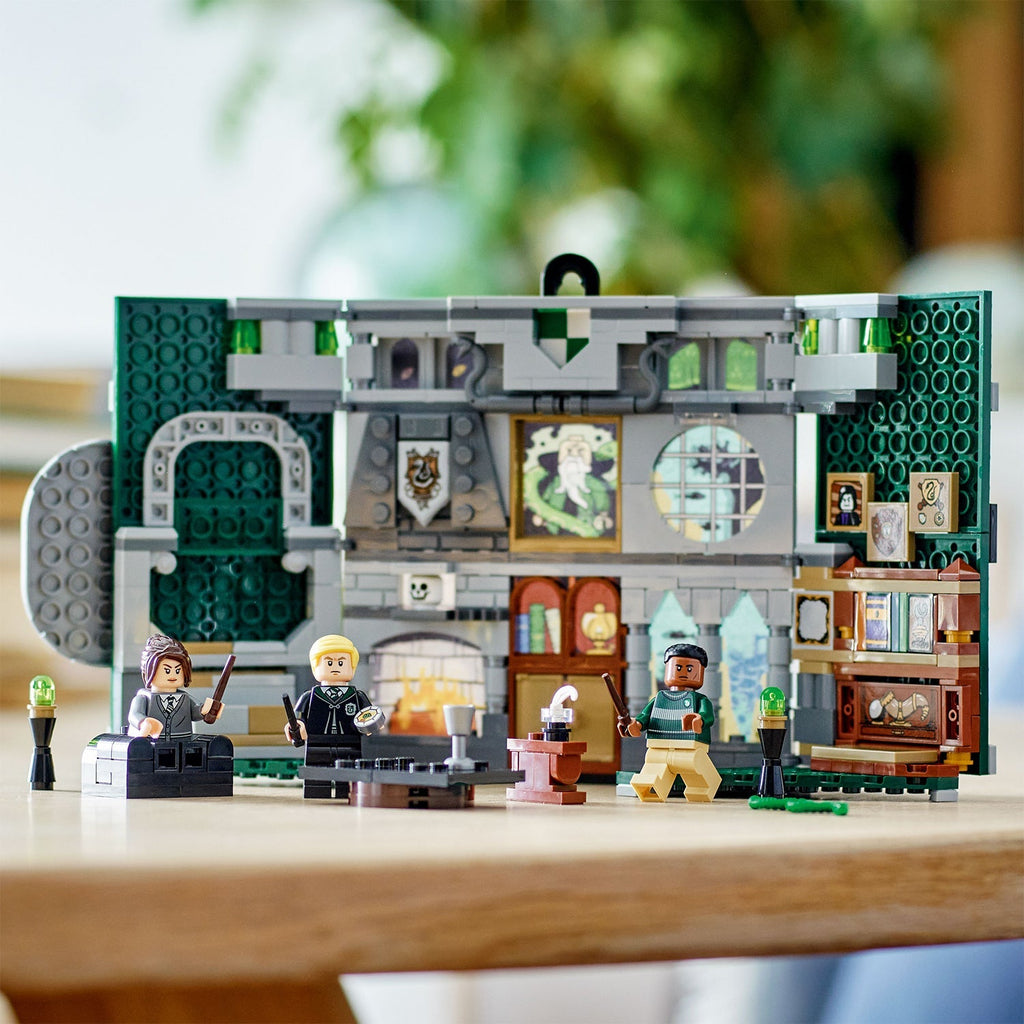 LEGO® Harry Potter™ Slytherin™ House Banner