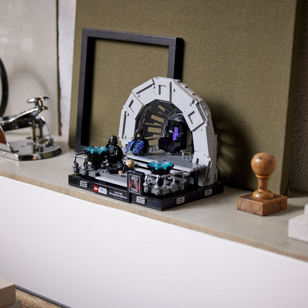 LEGO® Star Wars™ Emperor's Throne Room™ Diorama