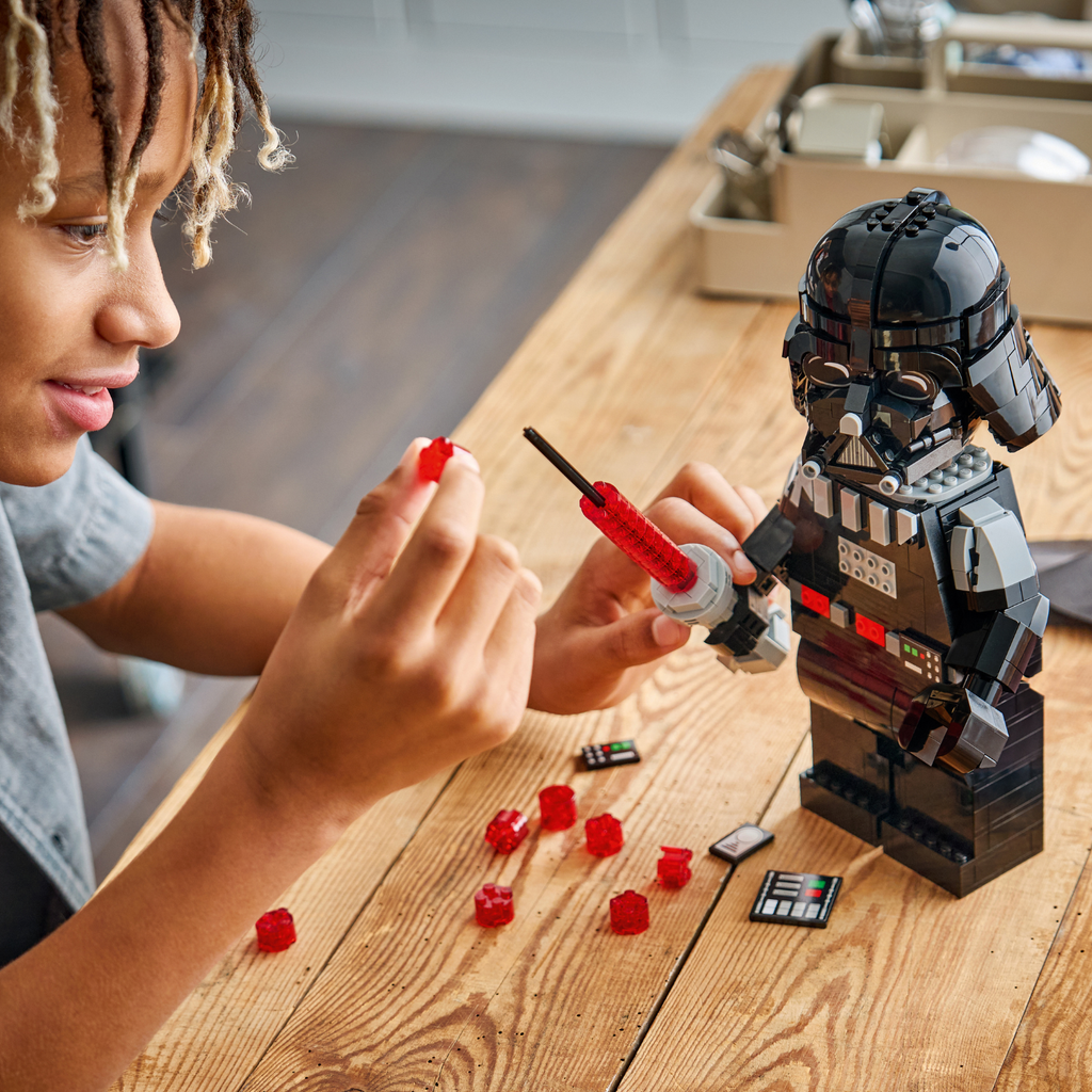 LEGO® Star Wars™ Up-Scaled Darth Vader™ Minifigure
