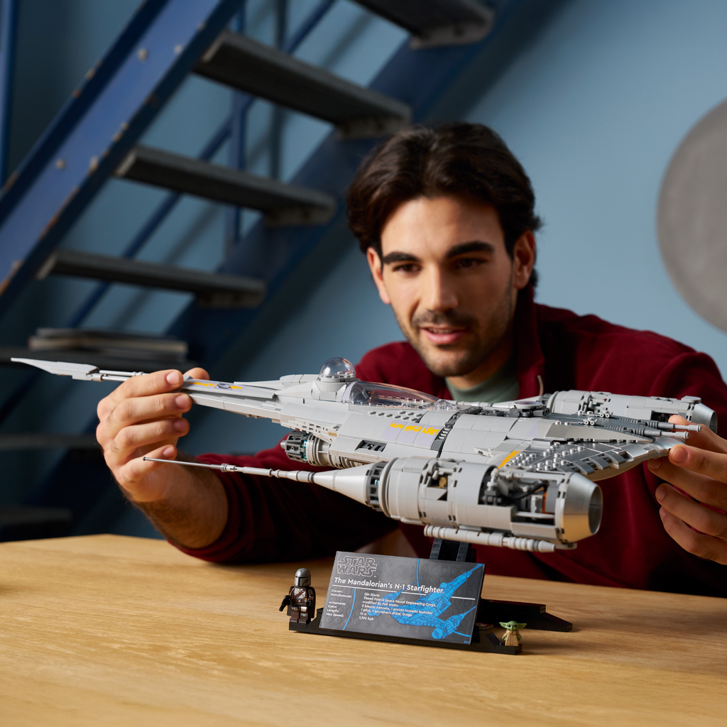 LEGO® Star Wars™ The Mandalorian's N-1 Starfighter™