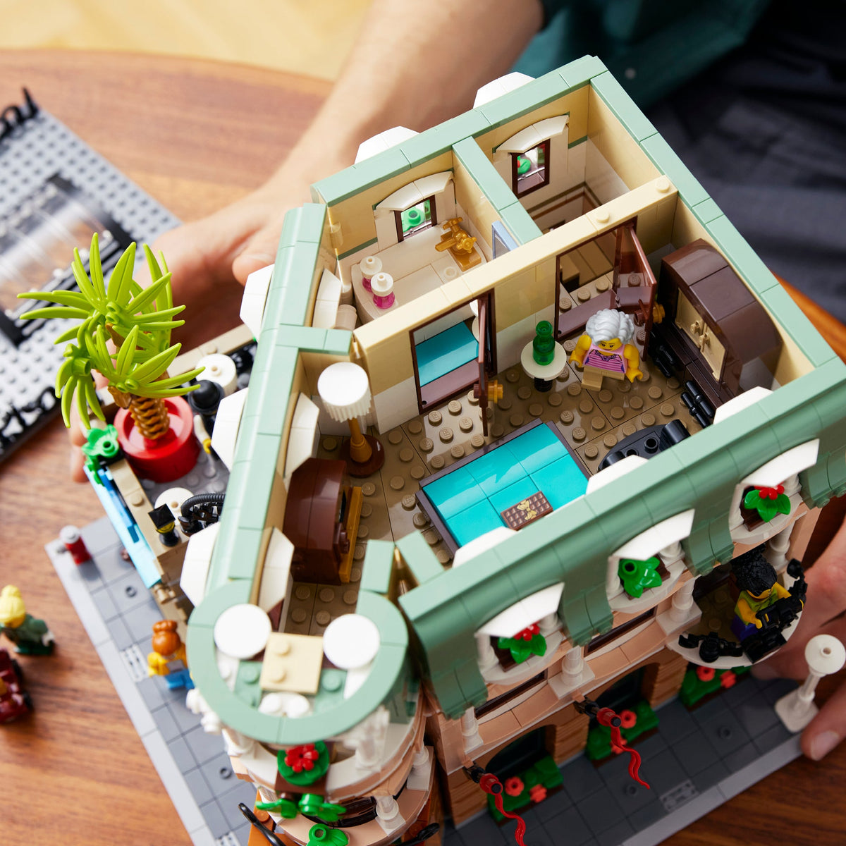 LEGO® Icons Boutique Hotel