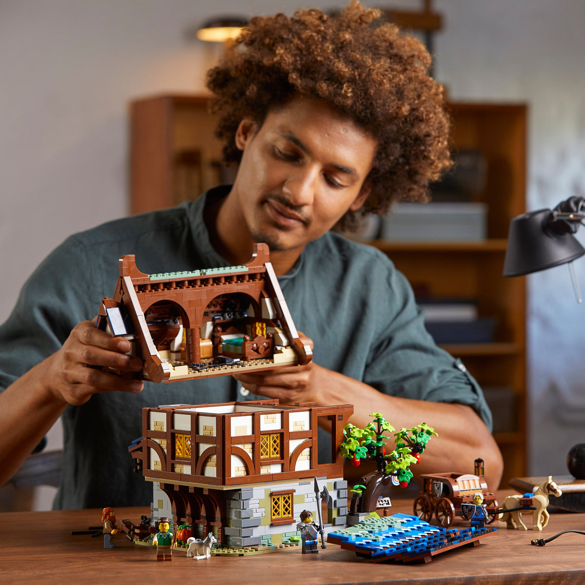 LEGO® Ideas Medieval Blacksmith