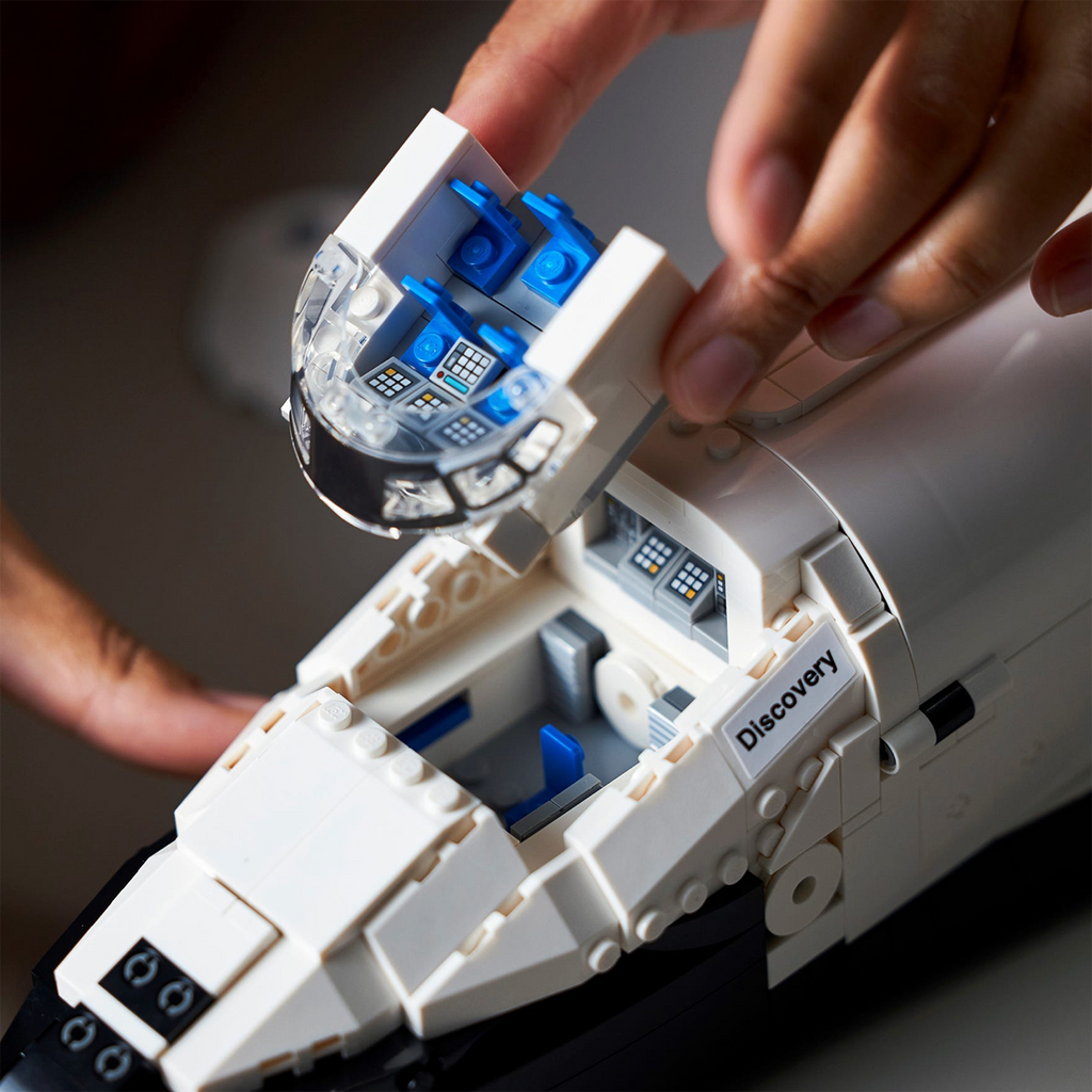 LEGO® NASA Space Shuttle Discovery