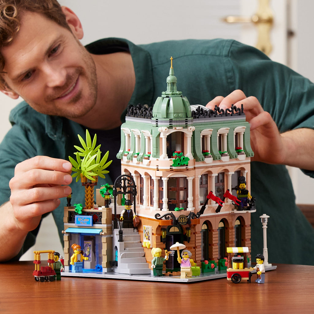 LEGO® Icons Boutique Hotel