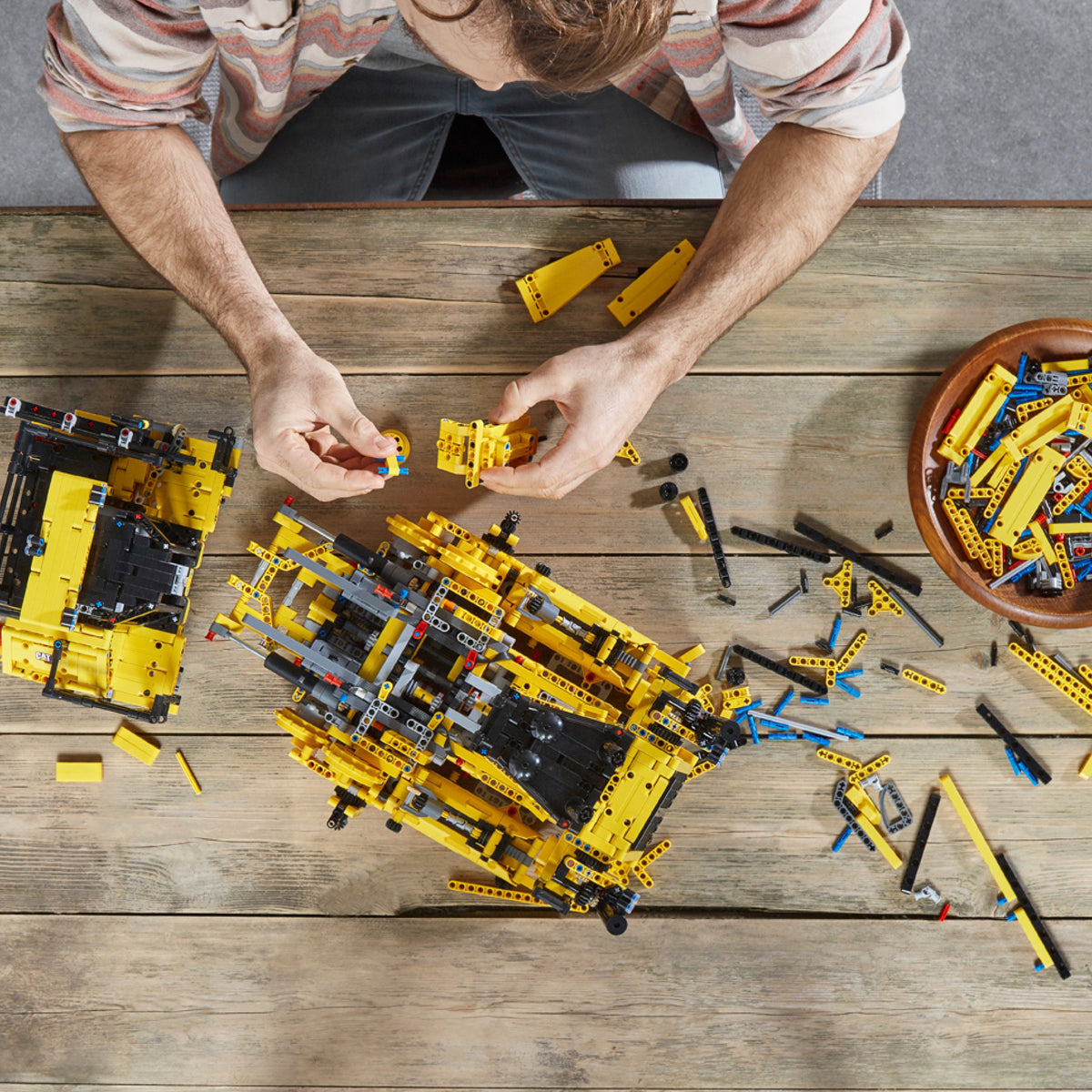 LEGO® Technic App-Controlled Cat® D11 Bulldozer